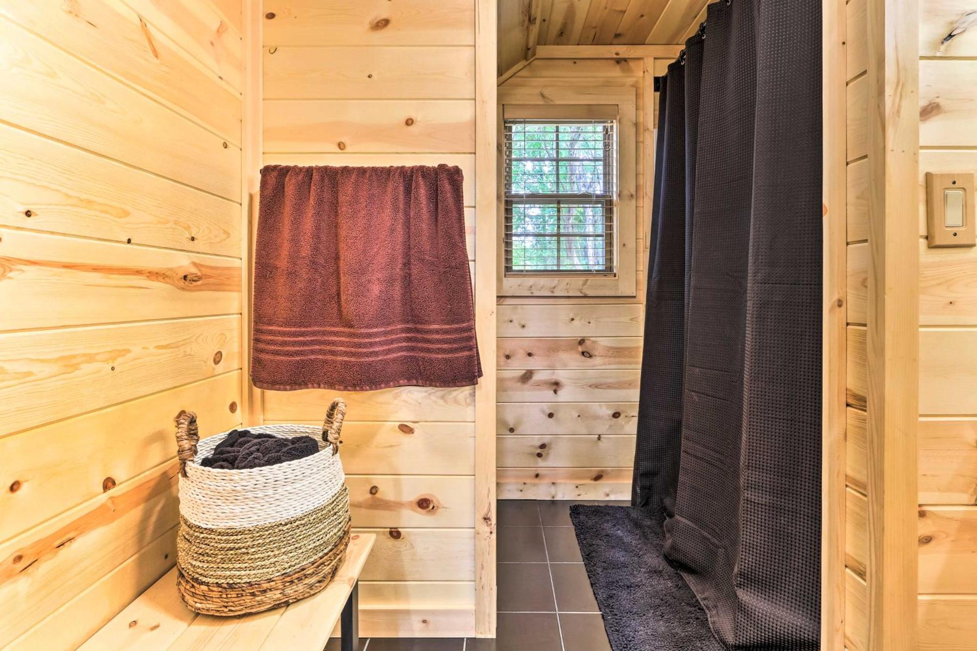 Idyllic Cabin In The Heart Of Hocking Hills Rockbridge المظهر الخارجي الصورة
